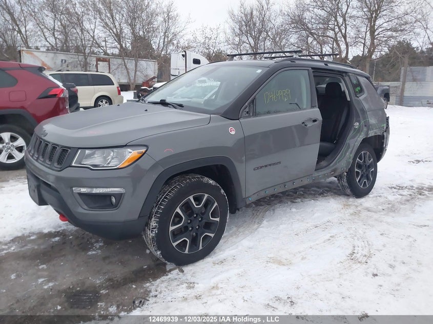 3C4NJDDB6KT666999 2019 JEEP COMPASS photo no. 2