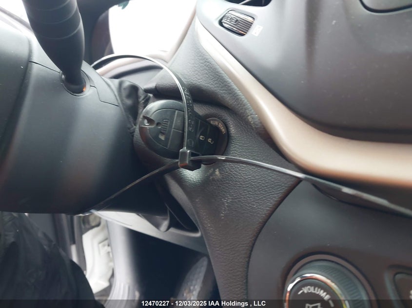 1C4PJLAS6GW350897 2016 JEEP CHEROKEE photo no. 11