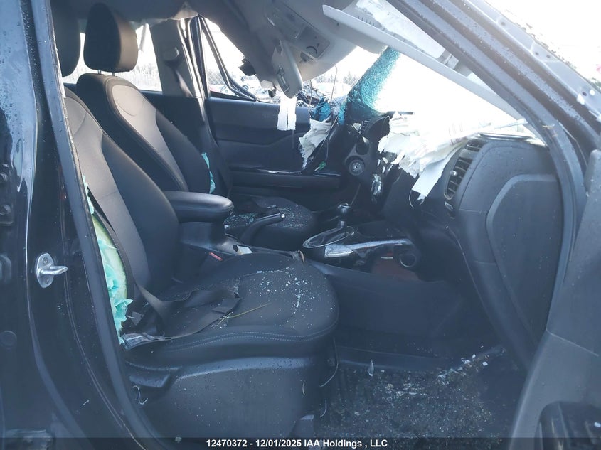 KNDJP3A56K7909916 2019 KIA SOUL photo no. 5