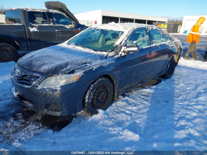 4T1BF3EK0BU206879 2011 TOYOTA CAMRY photo no. 2