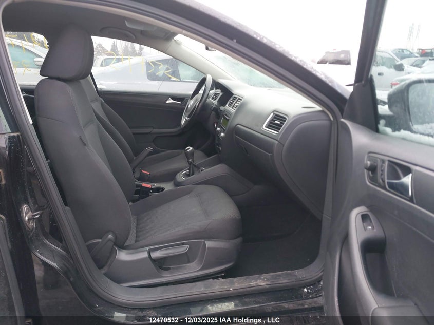 3VW1K7AJ4DM282951 2013 VOLKSWAGEN JETTA photo no. 5