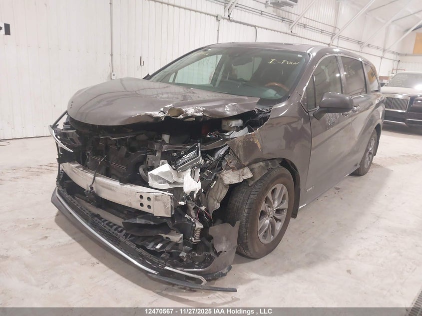 5TDGSKFC6MS027115 2021 TOYOTA SIENNA photo no. 2