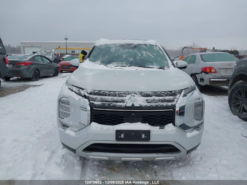 2023 Mitsubishi Outlander Le/Le Premium/Noir/Se/Sel VIN: JA4J4UA88PZ615903 Lot: 12470653