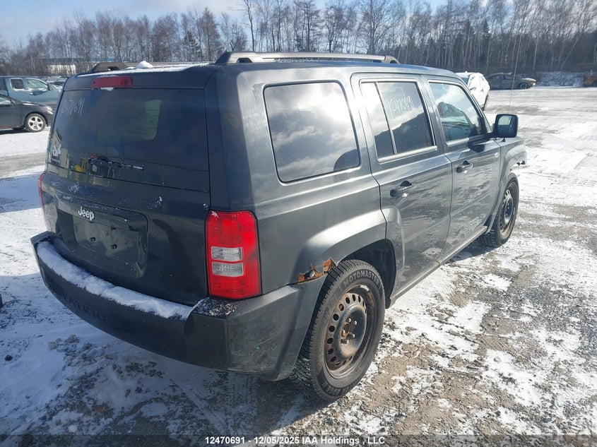 1J4NT2GB0AD636633 2010 JEEP LIBERTY (PATRIOT) photo no. 4