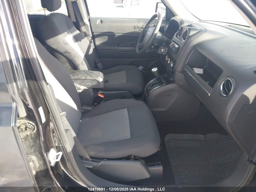 1J4NT2GB0AD636633 2010 JEEP LIBERTY (PATRIOT) photo no. 5