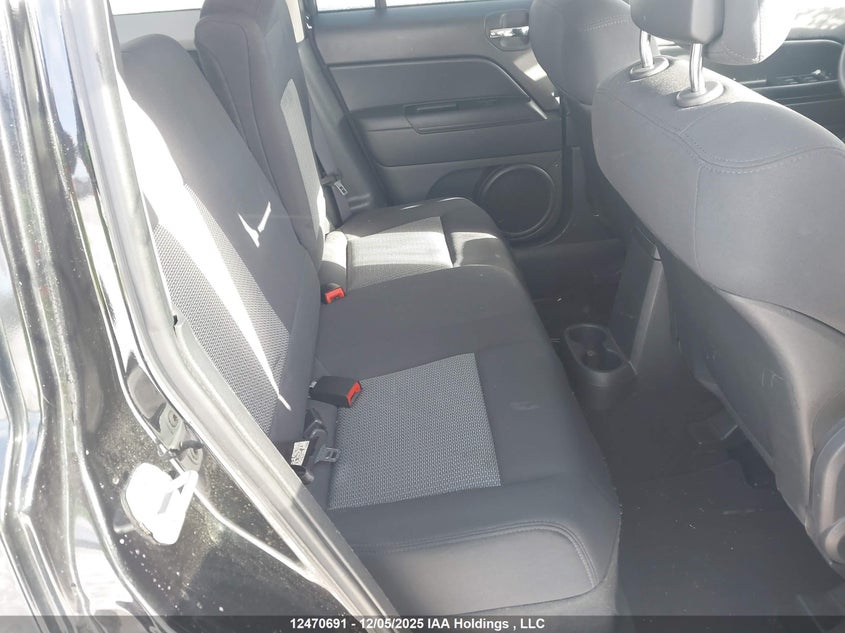 1J4NT2GB0AD636633 2010 JEEP LIBERTY (PATRIOT) photo no. 8