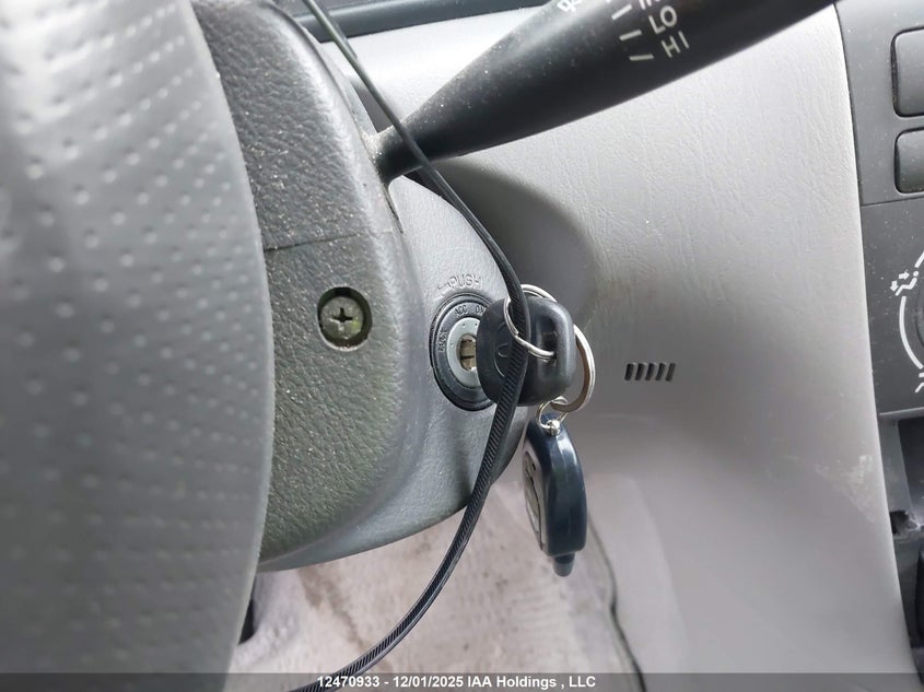 2T1BR32E05C873320 2005 TOYOTA COROLLA photo no. 11