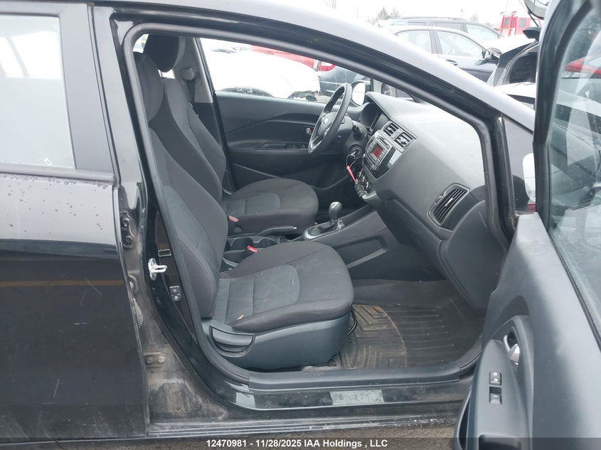 KNADM4A39H6112582 2017 KIA RIO photo no. 5