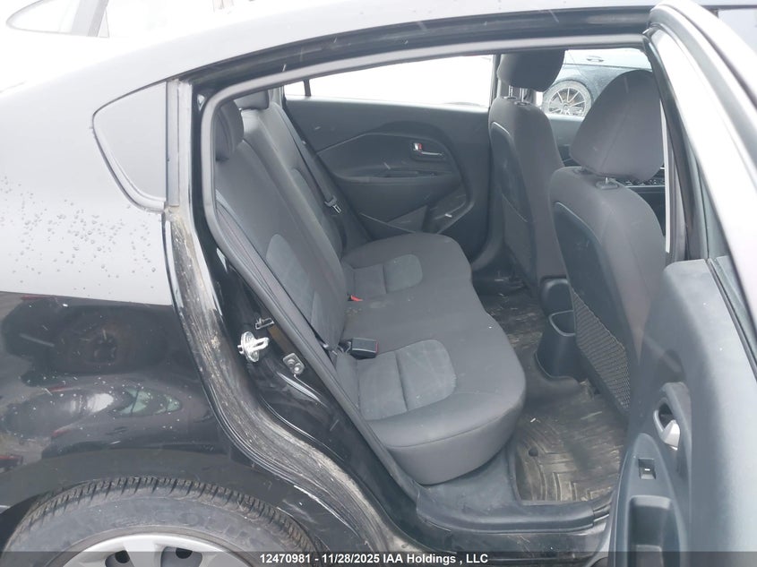 KNADM4A39H6112582 2017 KIA RIO photo no. 8