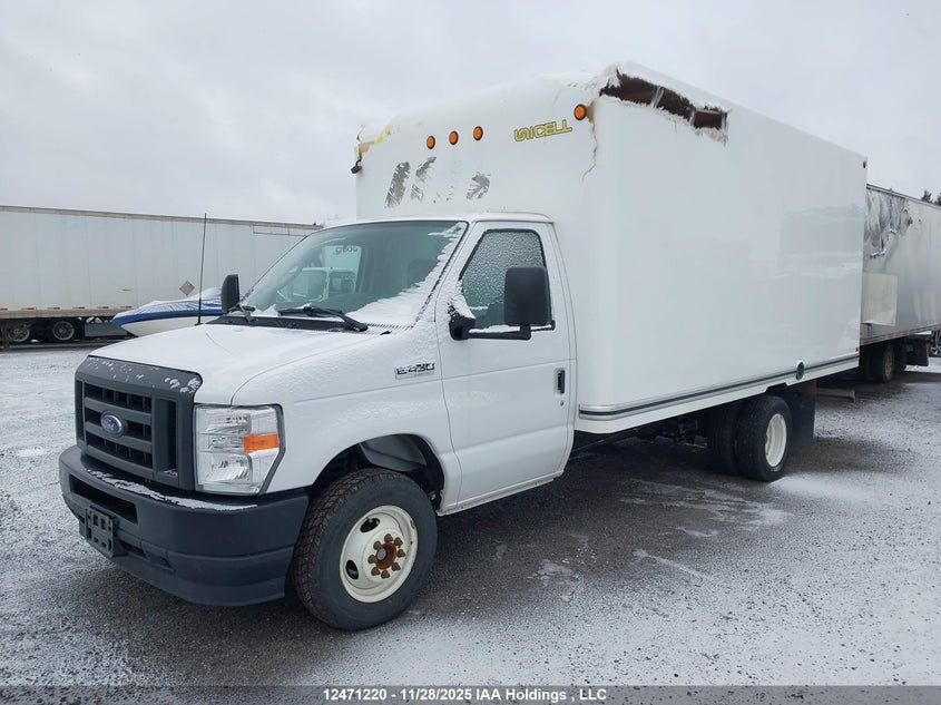 1FDWE4FK5PDD07061 2023 FORD ECONOLINE photo no. 2