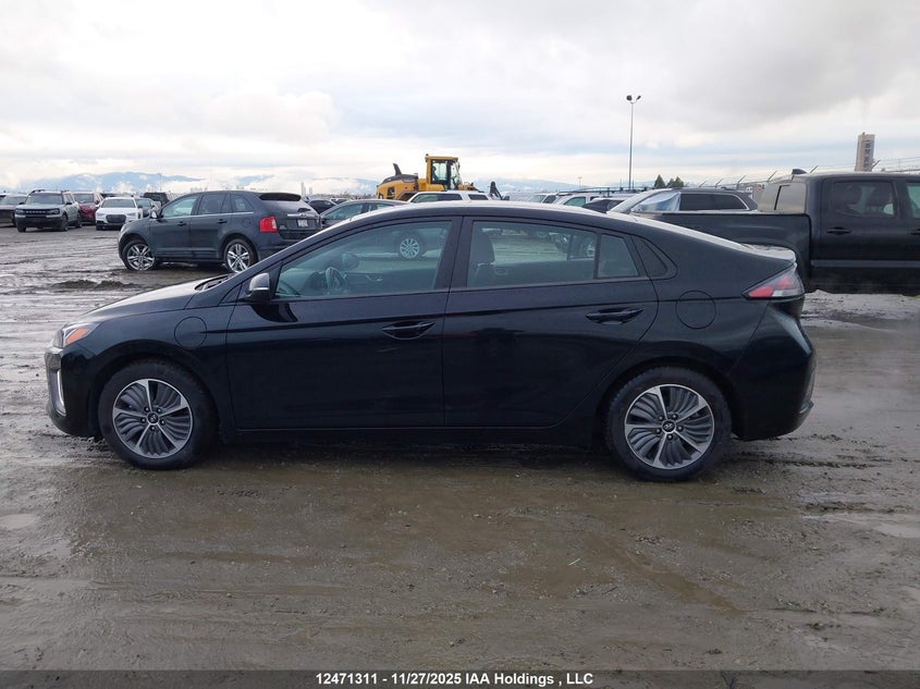 2021 Hyundai Ioniq Plug-In Hybrid Preferred VIN: KMHC65LD3MU261138 Lot: 12471311