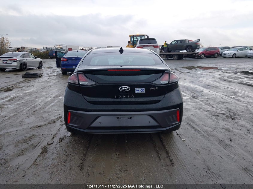 2021 Hyundai Ioniq Plug-In Hybrid Preferred VIN: KMHC65LD3MU261138 Lot: 12471311