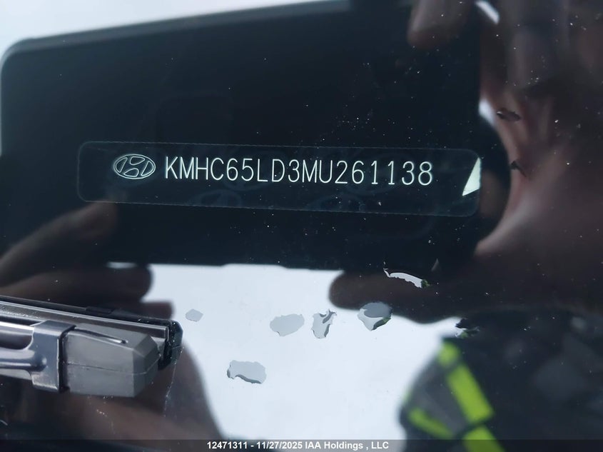 2021 Hyundai Ioniq Plug-In Hybrid Preferred VIN: KMHC65LD3MU261138 Lot: 12471311