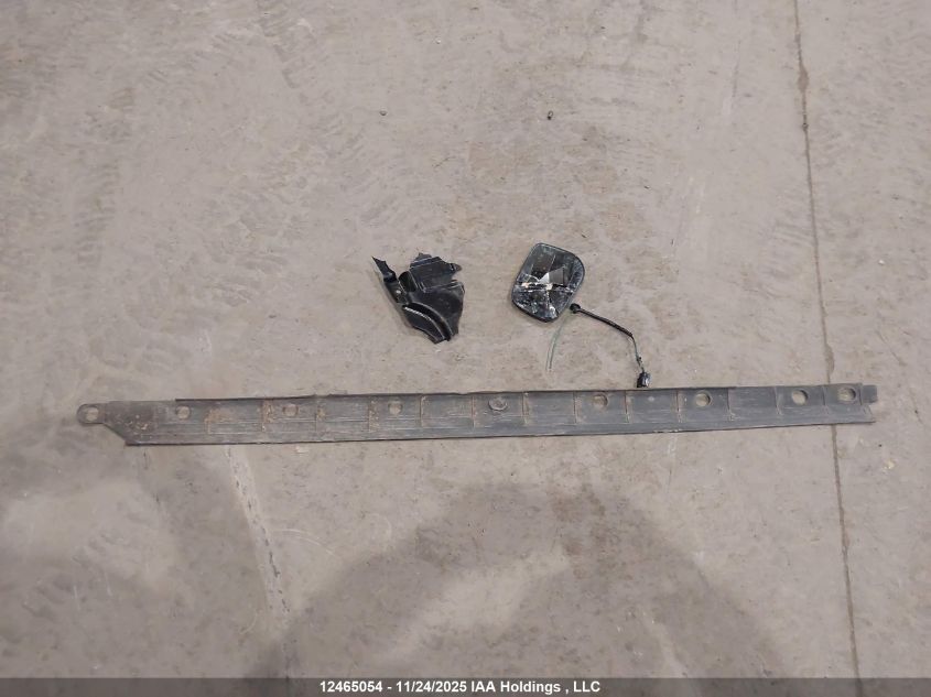 2008 Toyota Yaris VIN: JTDBT923581223233 Lot: 12465054X