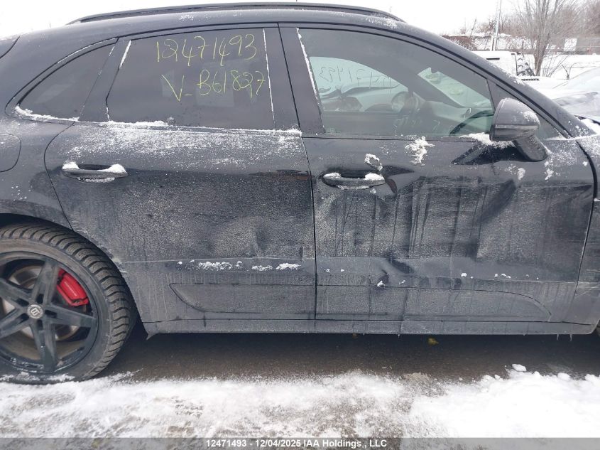 2017 Porsche Macan Turbo/Turbo W/Performance Package VIN: WP1AF2A58HLB61827 Lot: 12471493