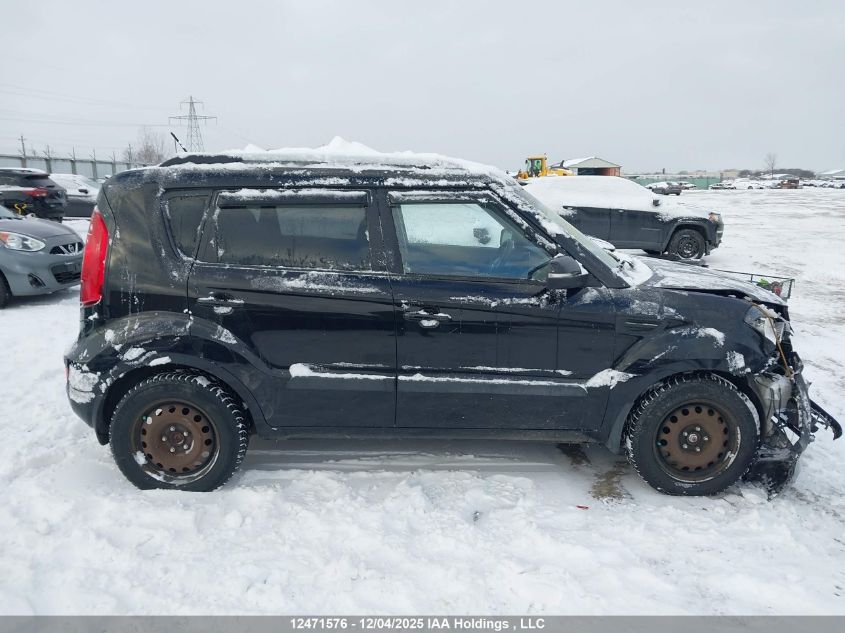 2013 Kia Soul 2.0L 2U/2.0L 4U/2.0L 4U Burner/2.0L 4U Luxury/2.0L 4U Retro VIN: KNDJT2A66D7628393 Lot: 12471576