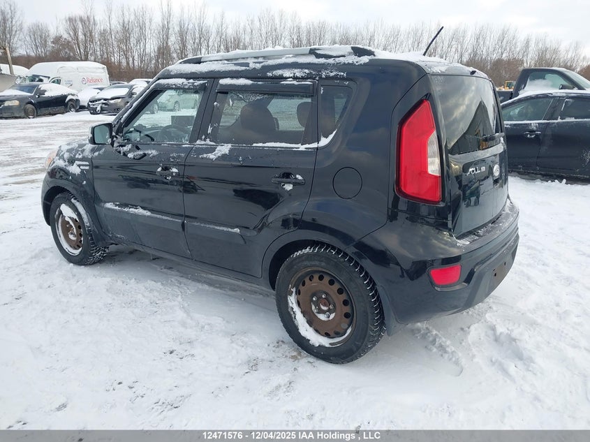 KNDJT2A66D7628393 2013 KIA SOUL photo no. 3