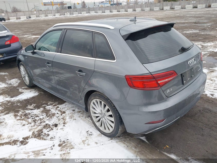 WAUUPBFF8JA108511 2018 AUDI A3 photo no. 3