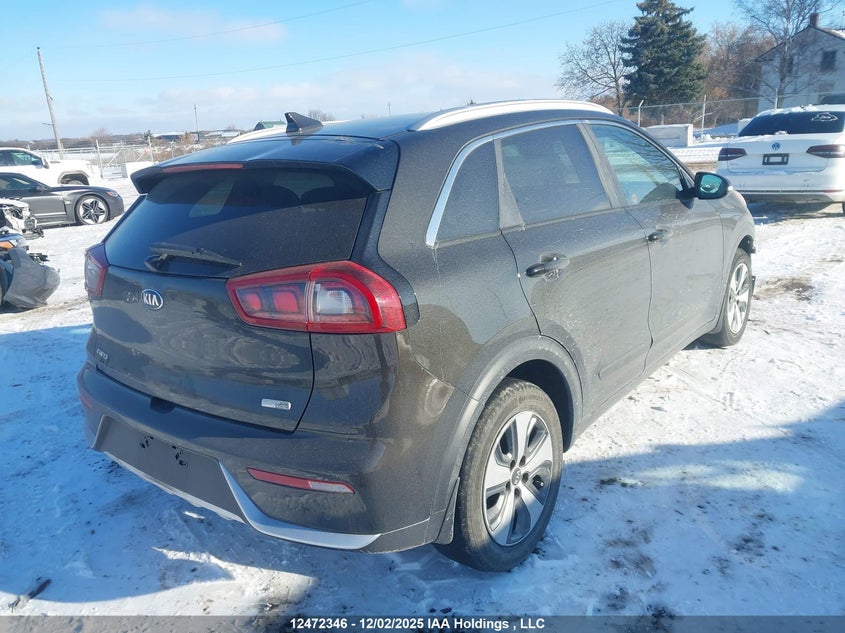 KNDCC3LC8H5093425 2017 KIA NIRO photo no. 4