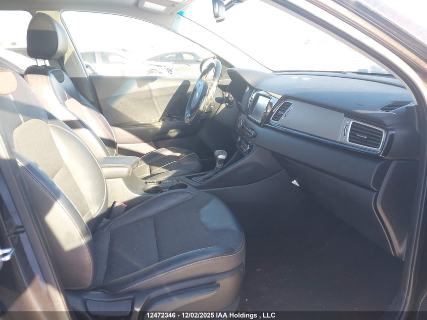 KNDCC3LC8H5093425 2017 KIA NIRO photo no. 5