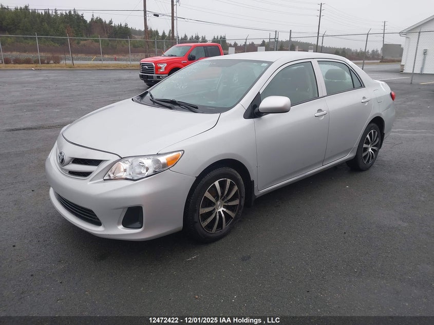 2T1BU4EE2DC076288 2013 TOYOTA COROLLA photo no. 2