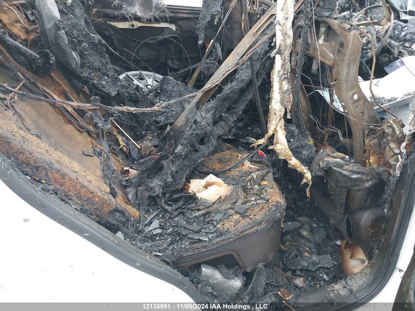 2013 Hyundai Santa Fe Sport 2.4 Luxury VIN: 5XYZUDLB8DG104946 Lot: 12138991X