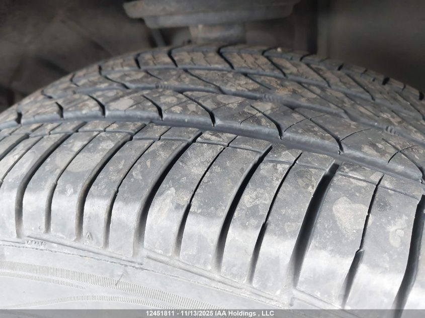 2018 Chevrolet Traverse 3Lt VIN: 1GNEVHKW3JJ121549 Lot: 12451811X