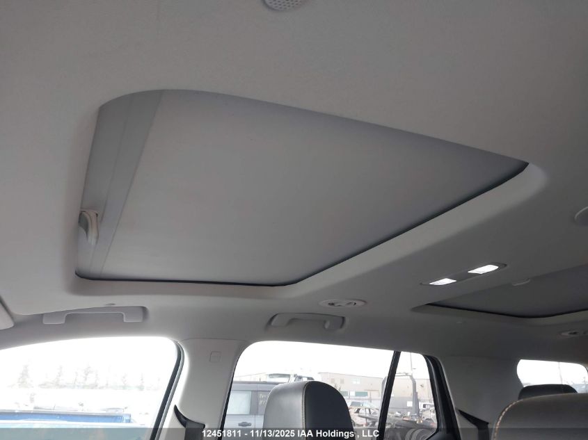 2018 Chevrolet Traverse 3Lt VIN: 1GNEVHKW3JJ121549 Lot: 12451811X