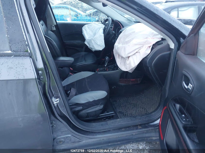 3C4NJDDB2KT772043 2019 JEEP COMPASS photo no. 5