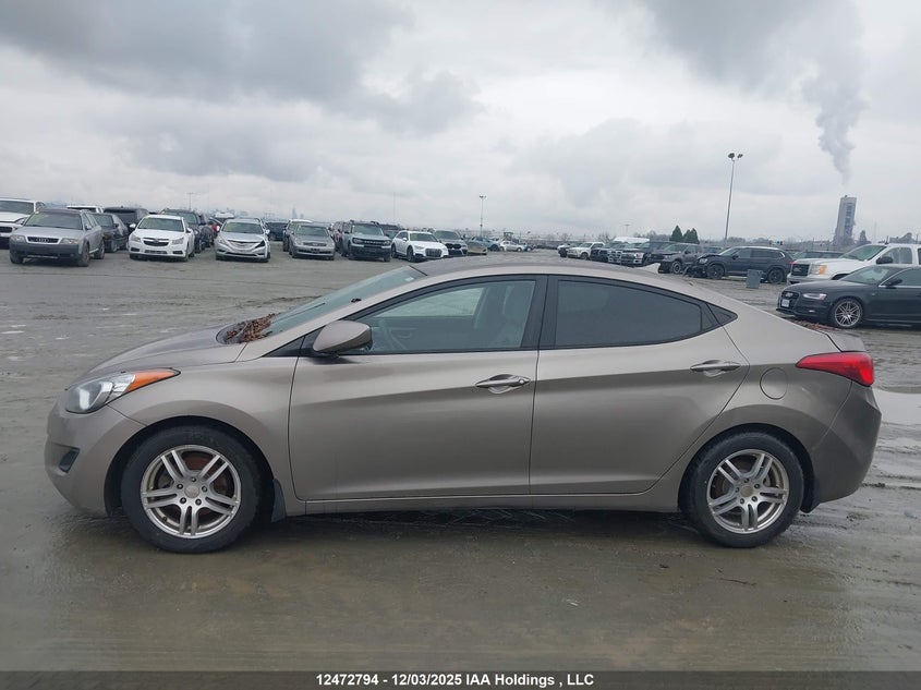 5NPDH4AE6DH319715 2013 HYUNDAI ELANTRA photo no. 13