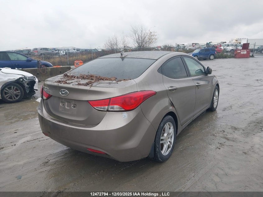 5NPDH4AE6DH319715 2013 HYUNDAI ELANTRA photo no. 4