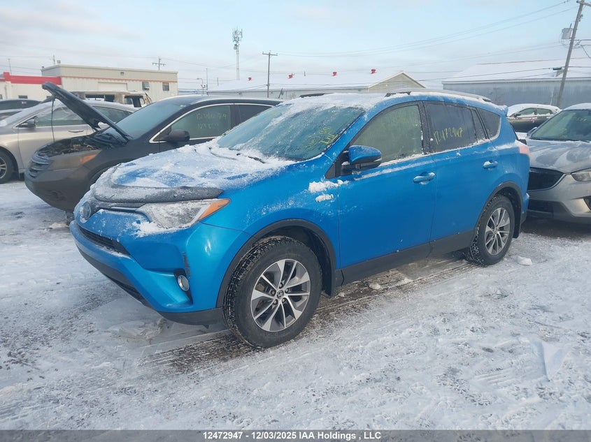 JTMRJREV6HD143634 2017 TOYOTA RAV 4 photo no. 2