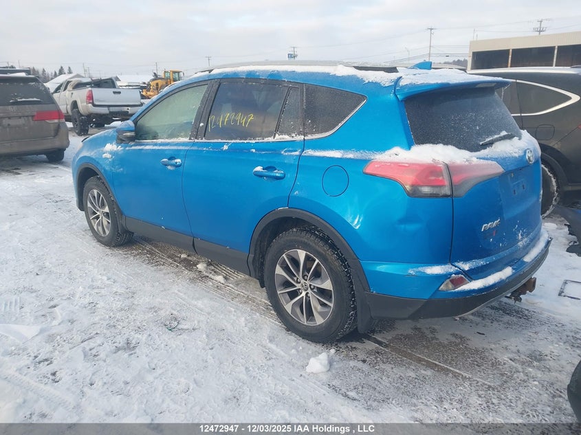 JTMRJREV6HD143634 2017 TOYOTA RAV 4 photo no. 3