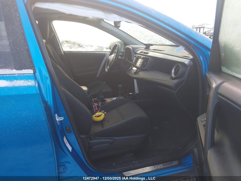 JTMRJREV6HD143634 2017 TOYOTA RAV 4 photo no. 5