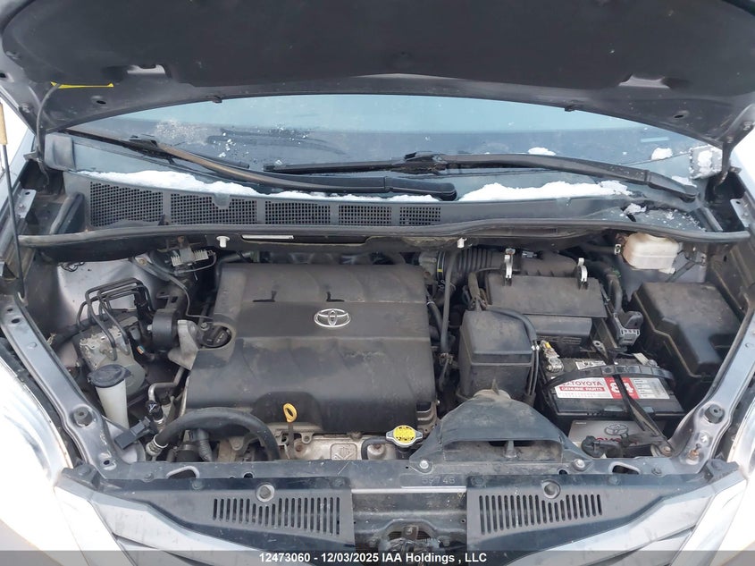 5TDYK3DC9BS174040 2011 TOYOTA SIENNA photo no. 10