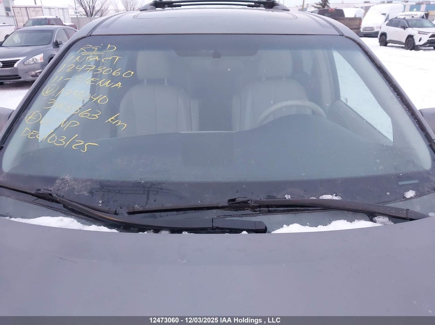 5TDYK3DC9BS174040 2011 TOYOTA SIENNA photo no. 18