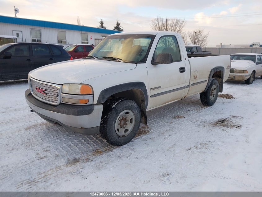 1GTGK24U2XE538505 1999 GMC SIERRA photo no. 2