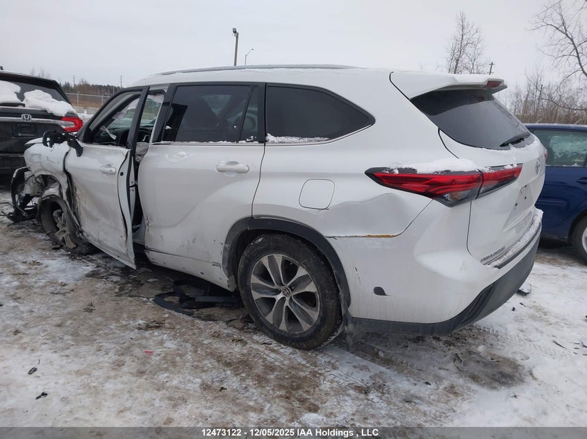 5TDGZRBH0NS207181 2022 TOYOTA HIGHLANDER photo no. 3