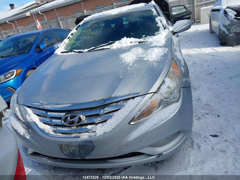 5NPEB4AC2BH032616 2011 HYUNDAI SONATA photo no. 12