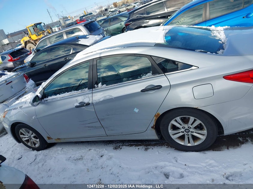 5NPEB4AC2BH032616 2011 HYUNDAI SONATA photo no. 14