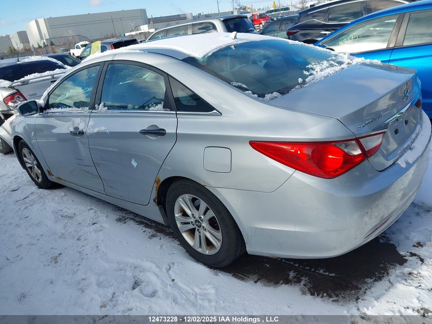 5NPEB4AC2BH032616 2011 HYUNDAI SONATA photo no. 3