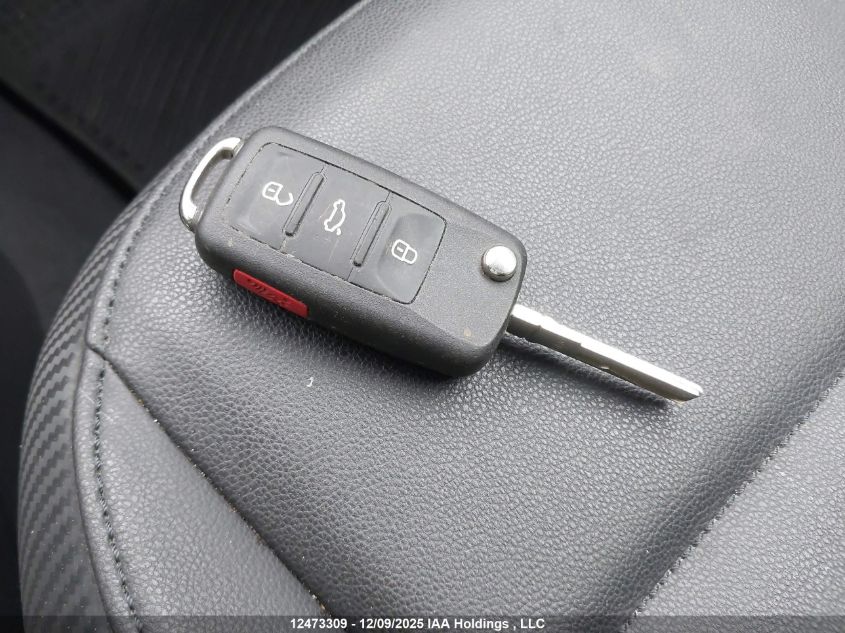 2012 Volkswagen Beetle 2.5L Comfortline/2.5L Highline/Premiere/Premiere+ VIN: 3VWJX7AT2CM605542 Lot: 12473309