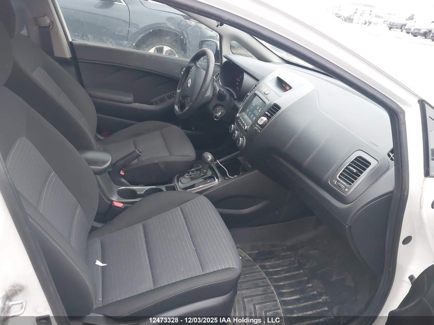 3KPFL4A79HE105627 2017 KIA FORTE photo no. 5