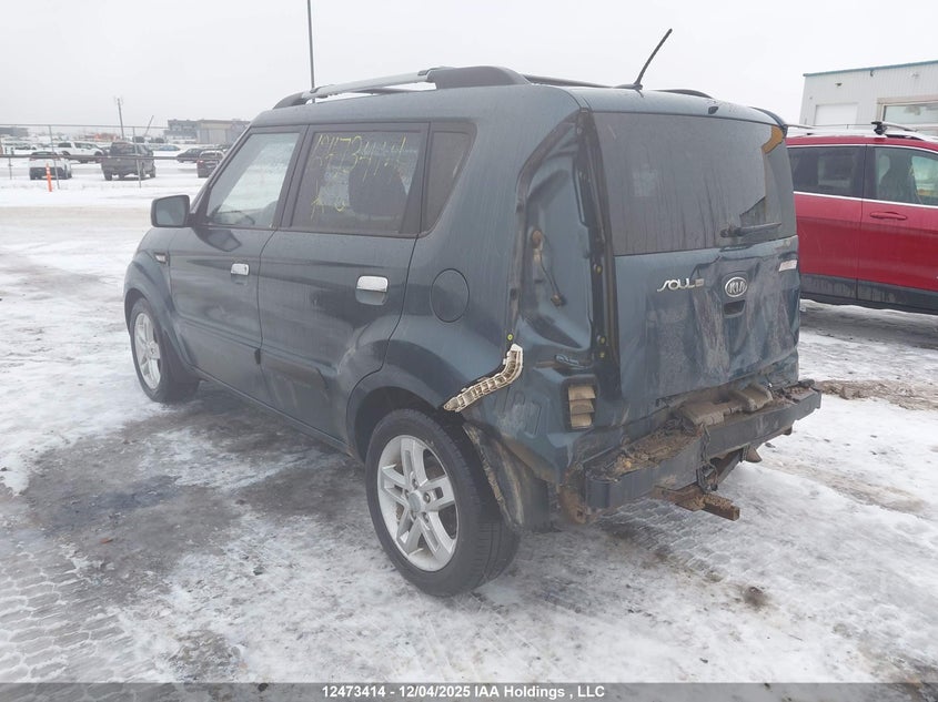 KNDJT2A20A7058111 2010 KIA SOUL photo no. 3