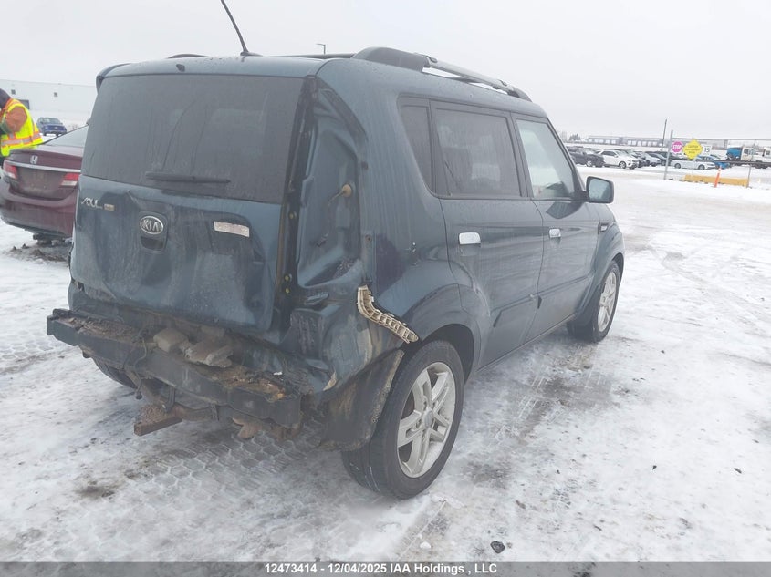 KNDJT2A20A7058111 2010 KIA SOUL photo no. 4