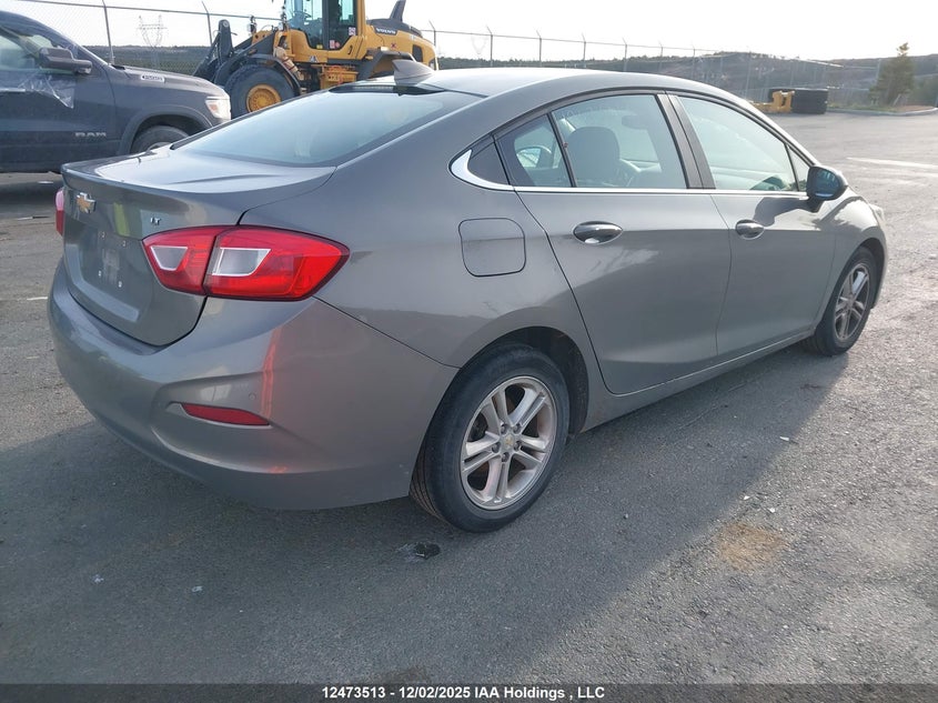 1G1BE5SM0J7139599 2018 CHEVROLET CRUZE photo no. 4