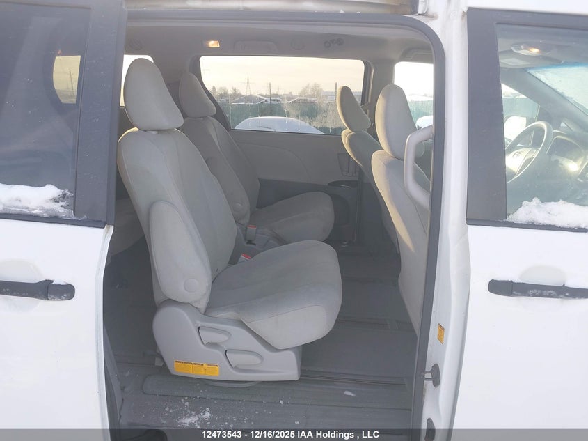 5TDZK3DC4CS223733 2012 TOYOTA SIENNA photo no. 8