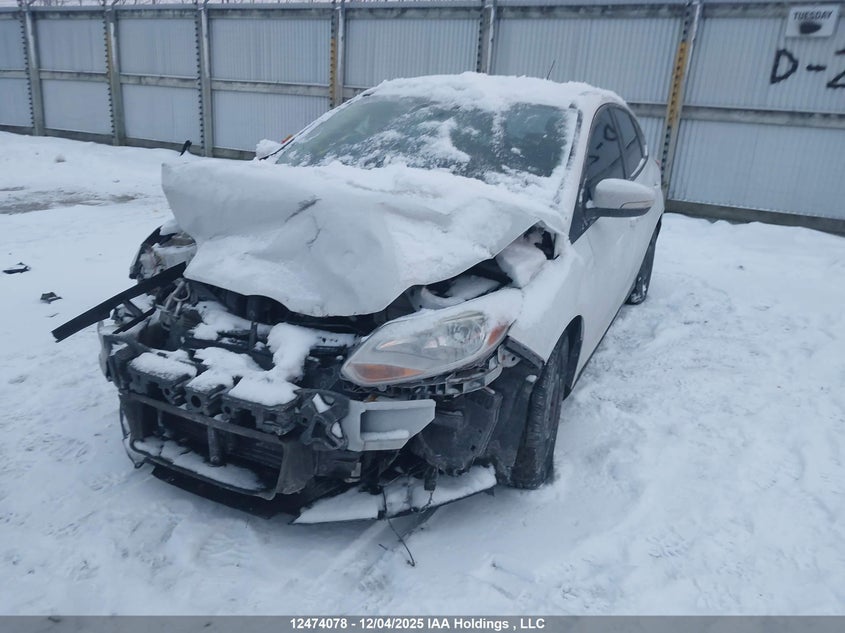 1FADP3K27EL394377 2014 FORD FOCUS photo no. 2