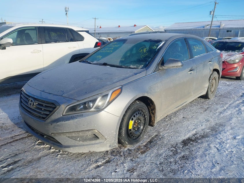 5NPE24AF2FH247154 2015 HYUNDAI SONATA photo no. 2