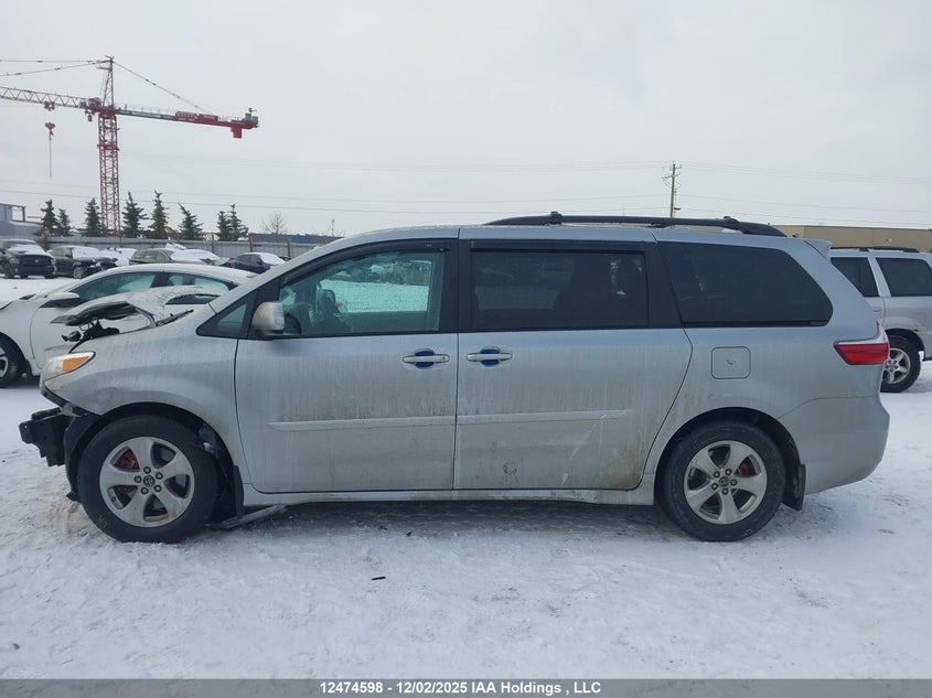 5TDKZ3DC3KS978352 2019 TOYOTA SIENNA photo no. 15